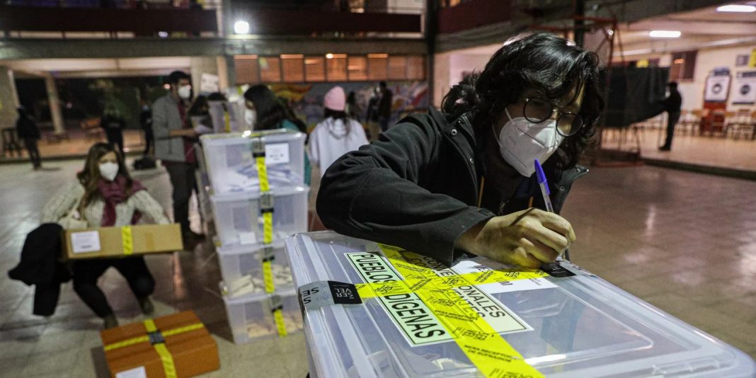 Εκλογές για την ανάδειξη Συντακτικής Συνέλευσης στη Χιλή: Στο 20% η συμμετοχή την πρώτη ημέρα της ψηφοφορίας