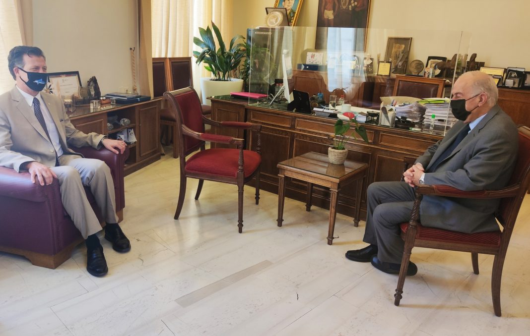 Με τον Πρέσβη του Καναδά συναντήθηκε ο δήμαρχος Ηρακλείου