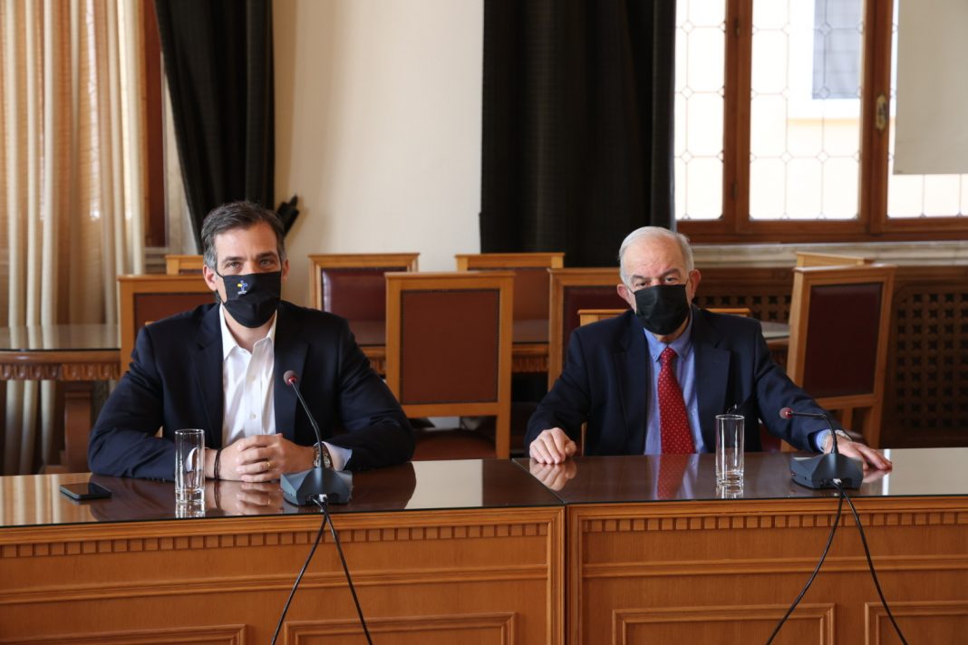 Λαμπρινός για άνοιγμα τουρισμού: Να συνεχίσουμε την τήρηση των μέτρων