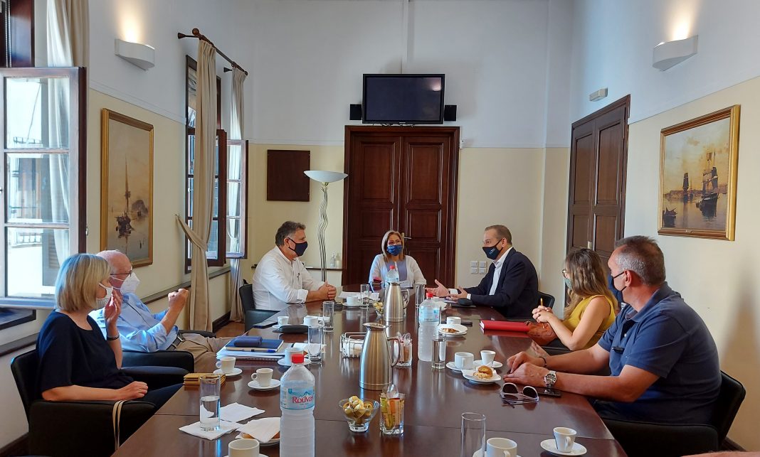 Ηράκλειο: Μνημόνιο συνεργασίας για τη διάσωση μνημειακών δέντρων στην περιοχή κατασκευής του νέου αεροδρομίου