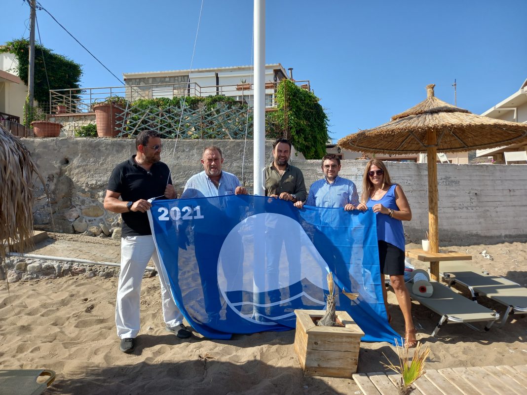 Γαλάζιες σημαίες σε παραλίες της Κρήτης