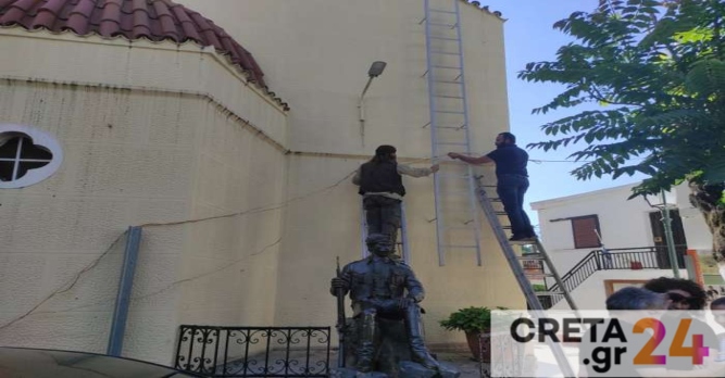 Κρήτη: Τύλιξαν την εκκλησία με κερί για να… τους προστατεύσει από τις αρρώστιες (εικόνες)
