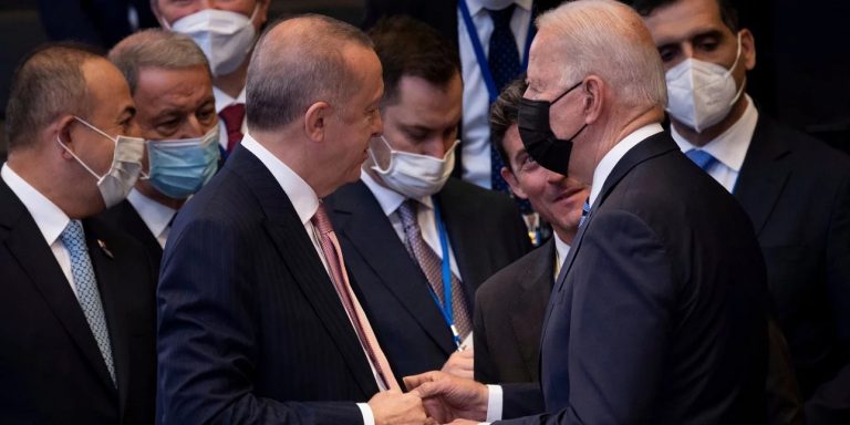 Ερντογάν-Μπάιντεν: Δεν κατέληξαν σε συμφωνία για τους S-400 στη σύνοδο του ΝΑΤΟ