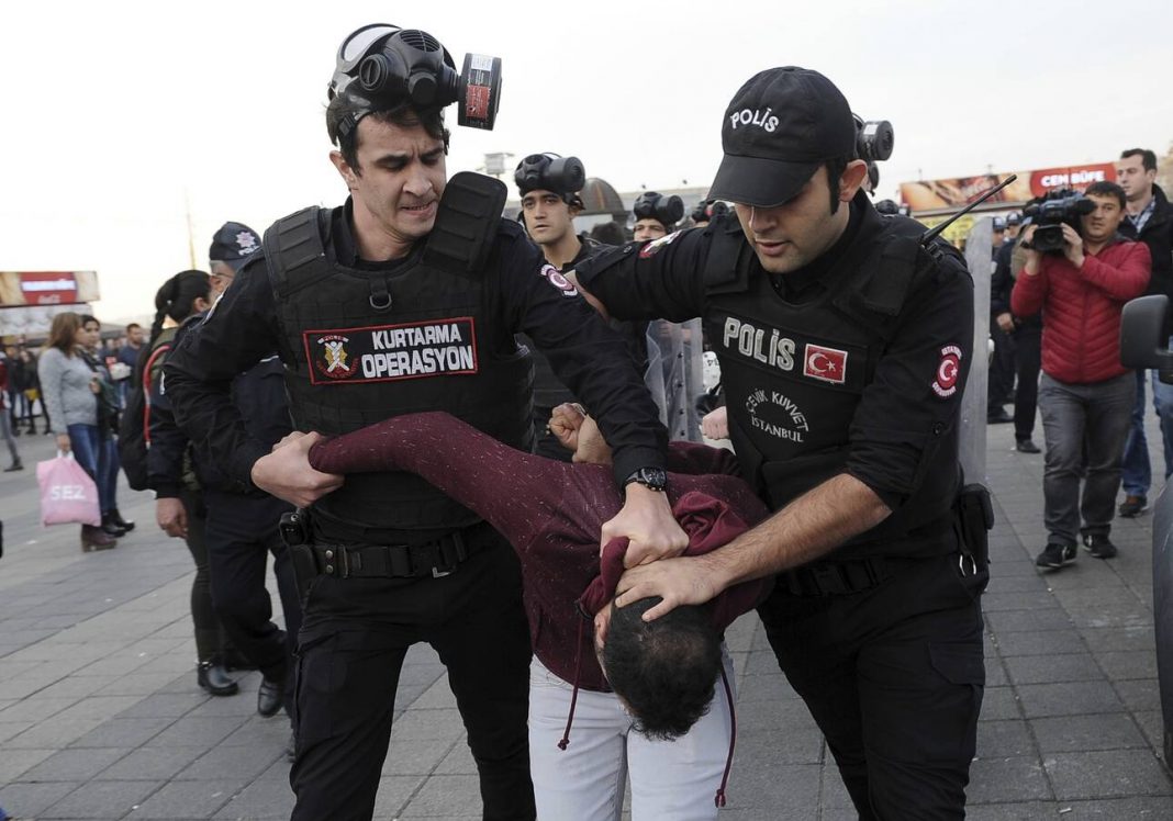 Τουρκία: Συλλήψεις μελών του Δημοκρατικού Κόμματος των Λαών