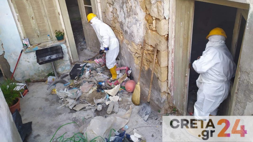 Ηράκλειο: «Έφοδος» της Υπηρεσίας Καθαριότητας σε εγκαταλελειμμένα κτίρια και οικόπεδα (εικόνες)