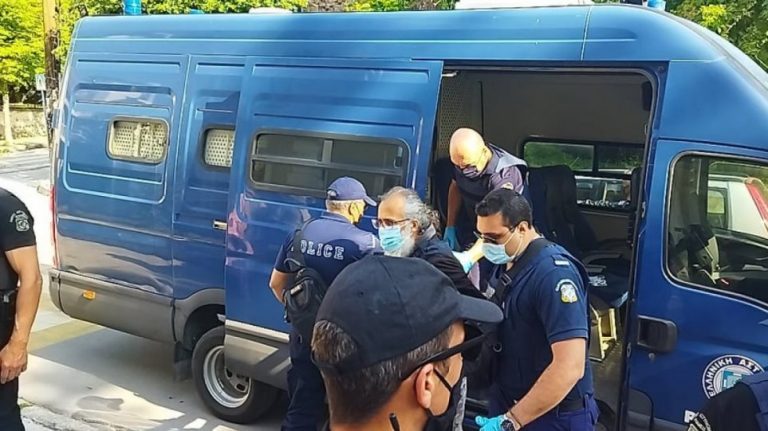 Επίθεση με τσεκούρι στη ΔΟΥ: Ομόφωνα ένοχος ο 45χρονος δράστης