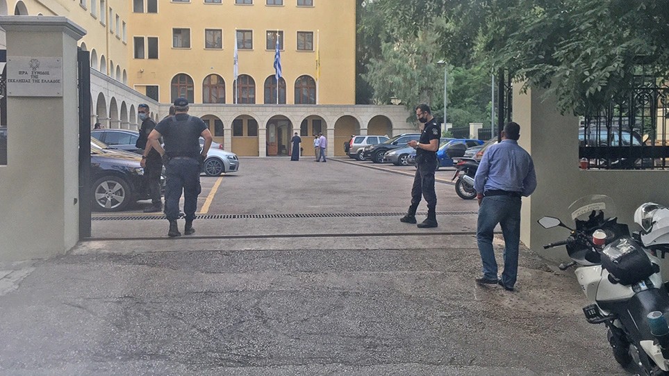 Επίθεση με βιτριόλι σε Μητροπολίτες: Είχε συλληφθεί με ναρκωτικά κάτω από το ράσο ο δράστης