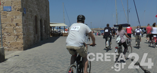 Κρήτη: Έκαναν «Χιλιόμετρα Αγάπης» και έστειλαν μήνυμα ελπίδας