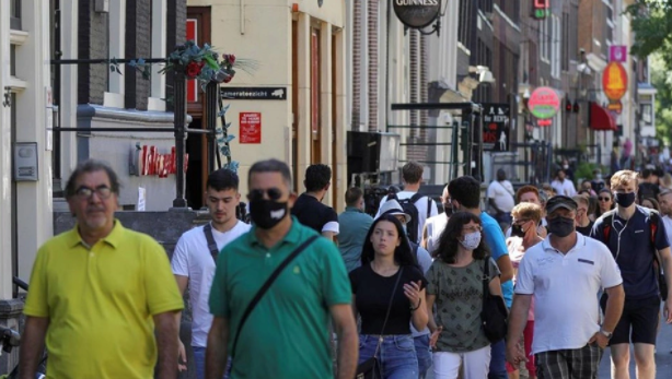 Μετάλλαξη Δέλτα: Μπορεί να μεταδοθεί σε 10-15 δευτερόλεπτα σε ένα mall, χωρίς επαφή ούτε συνωστισμό