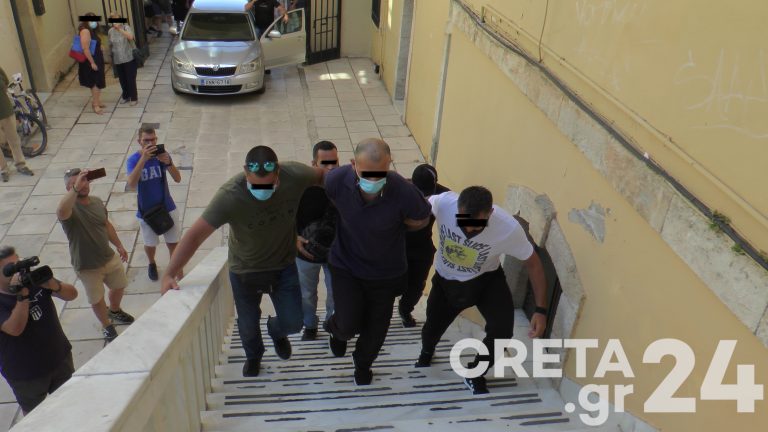 Κρήτη: Στον ανακριτή ο δολοφόνος του Σεργιανόπουλου για το φονικό μαχαίρωμα (εικόνες)