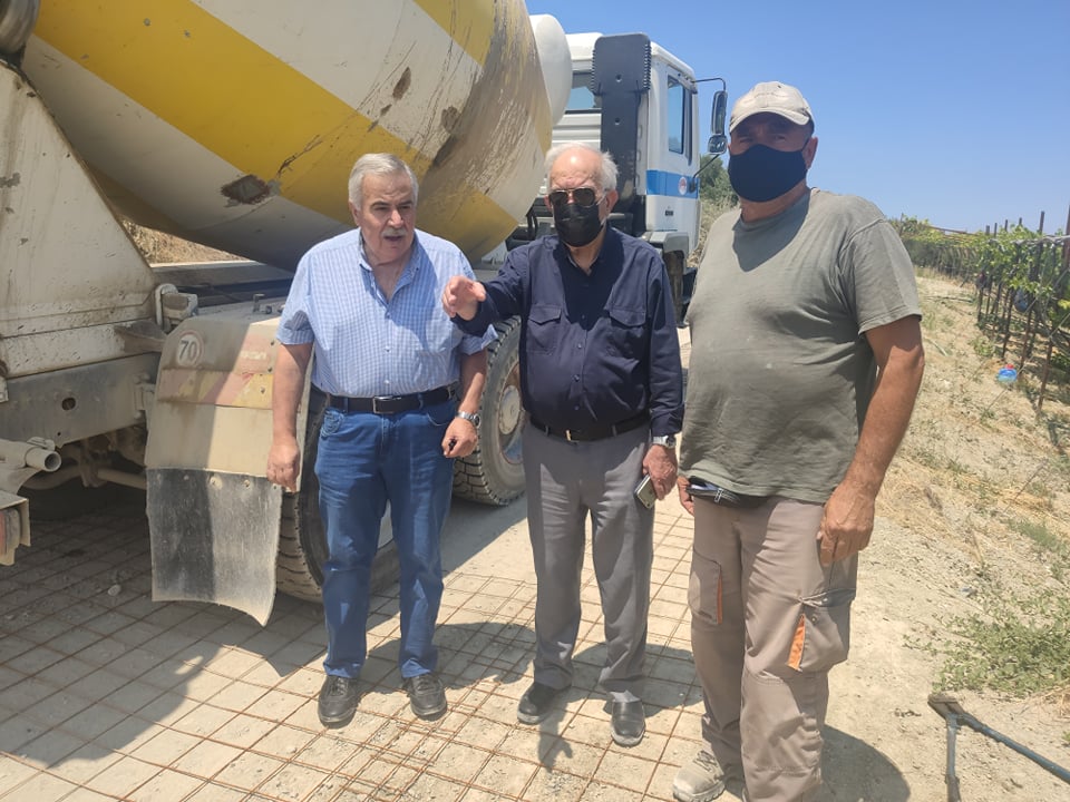 Ηράκλειο: Προχωρούν οι τσιμεντοστρώσεις αγροτικών δρόμων