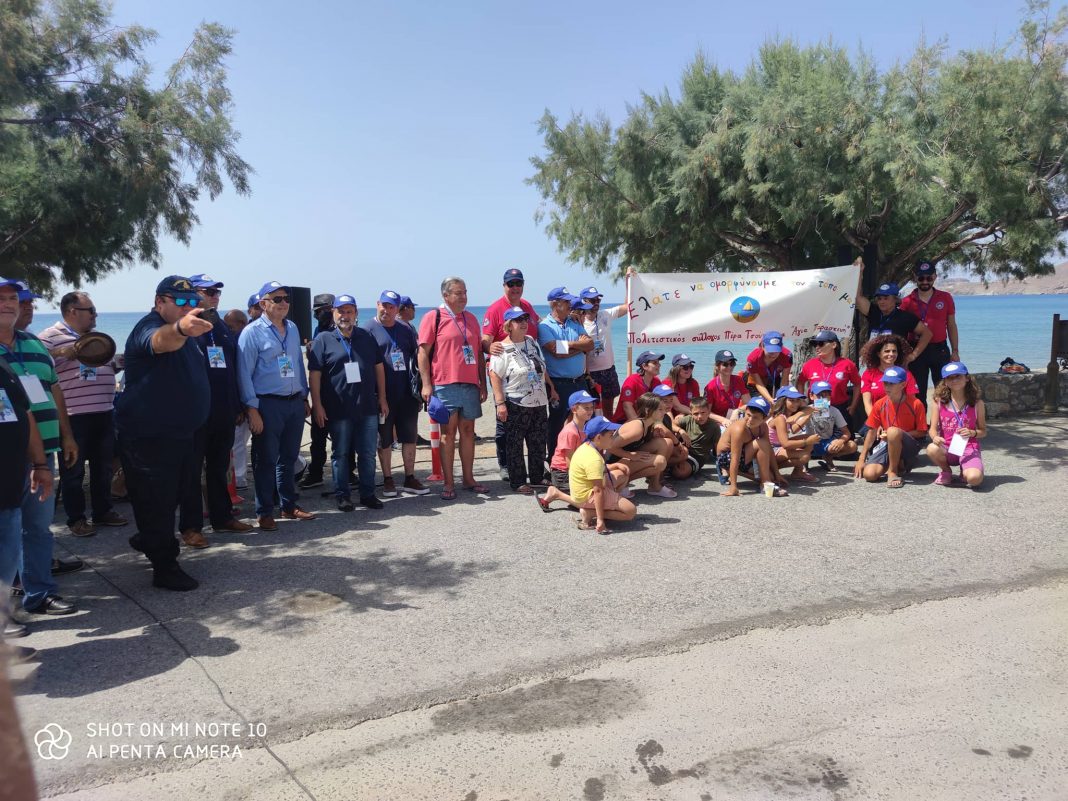 Ηράκλειο: Καθάρισαν το βυθό και την παραλία του Τσούτσουρα