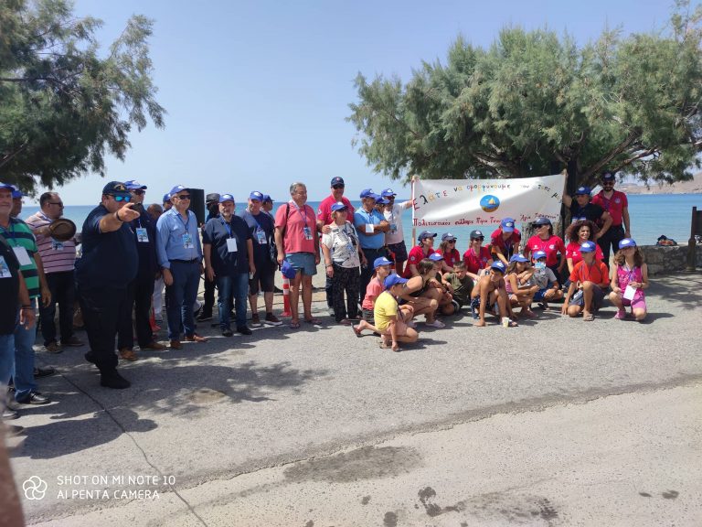 Ηράκλειο: Καθάρισαν το βυθό και την παραλία του Τσούτσουρα