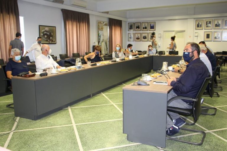 Κρήτη: Διαχείριση απορριμμάτων, κυκλική οικονομία, τοπική αυτοδιοίκηση στην ατζέντα της συνάντησης