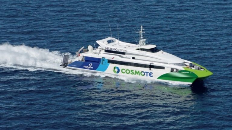 Μύκονος: Πρόσκρουση του Flying Cat 3 στο λιμάνι – Ταλαιπωρία για τους επιβάτες