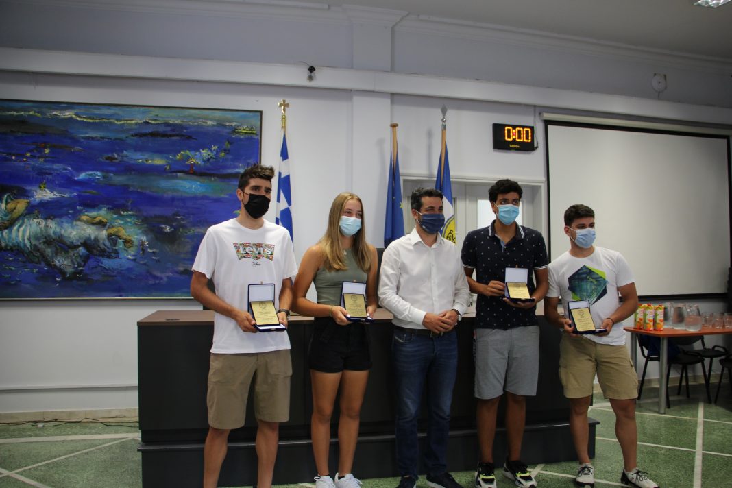Κρήτη: Βράβευσε τους αθλητές και αθλήτριες για τις διακρίσεις τους ο Δήμαρχος