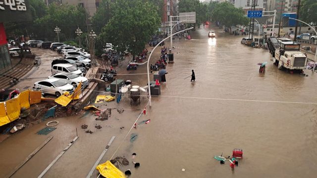 Κίνα: Παρακαλούσαν μέσω social media για βοήθεια – Πνίγονταν μέσα στα βαγόνια του Μετρό