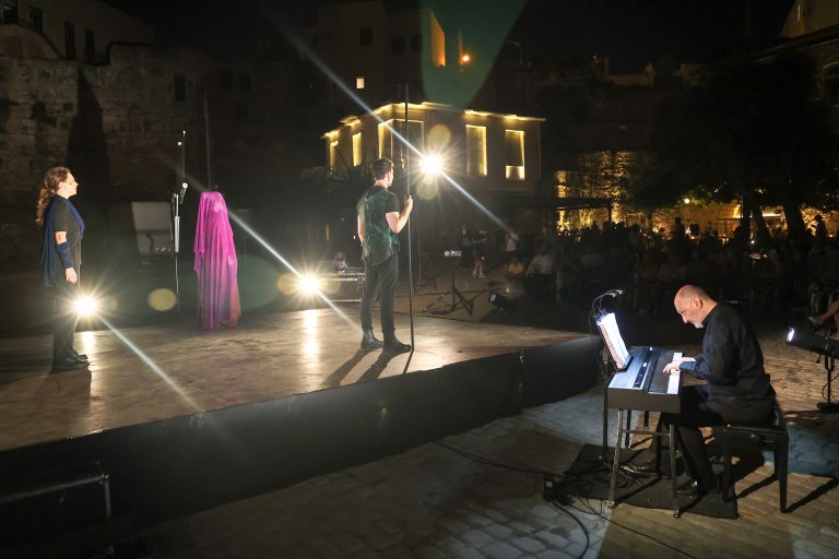 Μαγεύει το κοινό της Κρήτης η όπερα «ΙΔΟΜΕΝΕΑΣ alla breve»