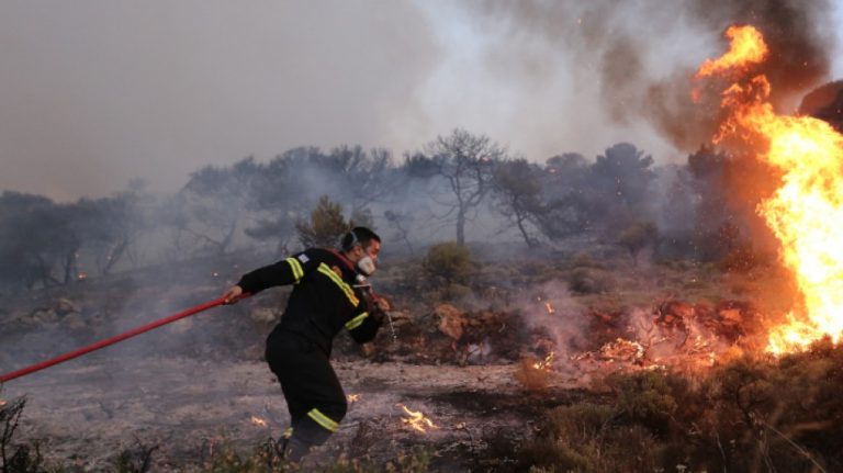 Εμπρησμούς πίσω από τις φωτιές στη Σικελία βλέπει η ιταλική δημόσια τηλεόραση