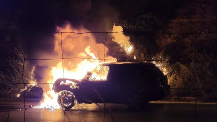 Στις φλόγες ΙΧ στην Εθνική Οδό