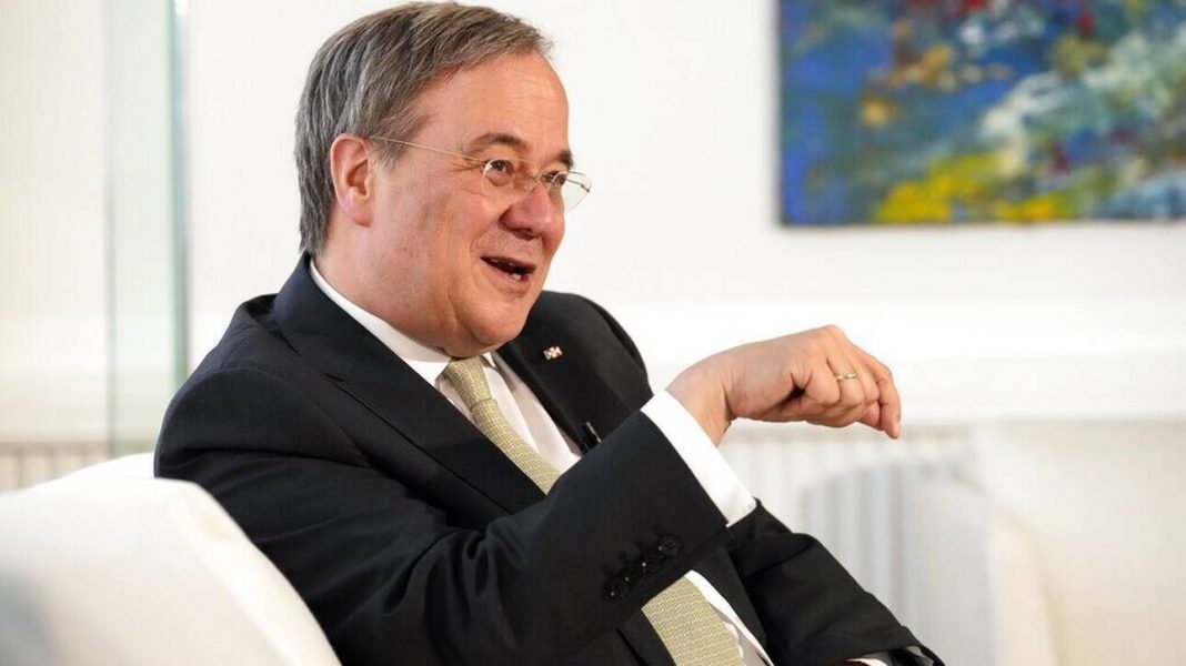 Γερμανία – Πλημμύρες: «Ήταν ανάρμοστο» λέει τώρα ο Λάσετ για τα γέλια στον τόπο της καταστροφής