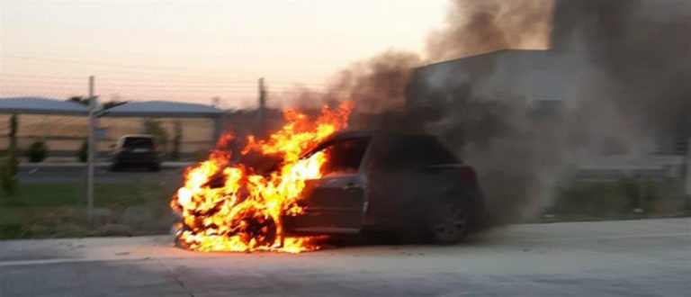 Βρέθηκε καμένο όχημα με απανθρακωμένο τον οδηγό (βίντεο)