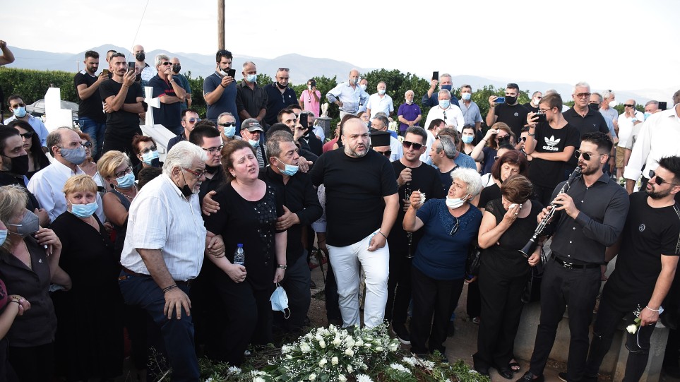 Φιλιώ Πυργάκη: Με τραγούδια και παραδοσιακά όργανα το τελευταίο αντίο της αρχόντισσας του δημοτικού τραγουδιού