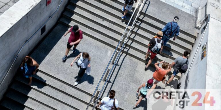 Βασιλακόπουλος: Την Άνοιξη του 2022 θα απαλλαχθούμε από τον ιό – «Κρας τεστ» τα σχολεία