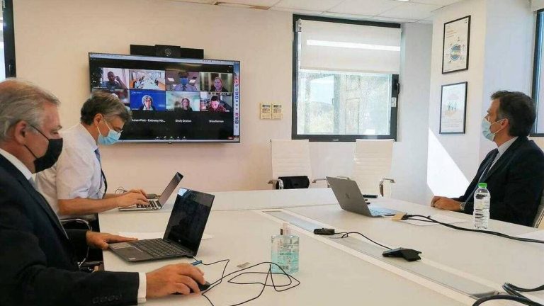 Τηλεδιάσκεψη του ΕΟΔΥ με ειδικούς επιστήμονες του αμερικανικού CDC