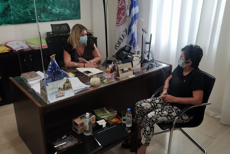 Ηράκλειο: Δωρεά του Ροταριανού Ομίλου για τα αδέσποτα