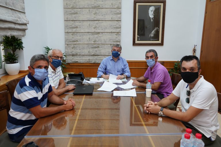 Κρήτη: Υπεγράφη η προγραμματική σύμβαση για τη δυνατότητα δολωματικών ψεκασμών δακοκτονίας με drone