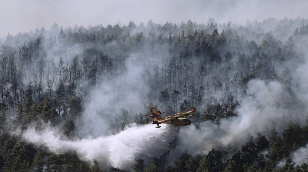 Φωτιά: Αποκαταστάθηκε η κυκλοφορία στην Κερατέα