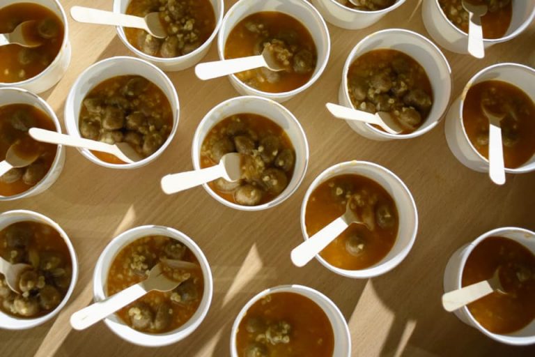 Θραύση έκαναν τα τόπια στην πλατεία Ελευθερίας (εικόνες)