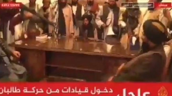 Αφγανιστάν: Οι πρώτες εικόνες με τους Ταλιμπάν εντός του Προεδρικού Μεγάρου (βίντεο)