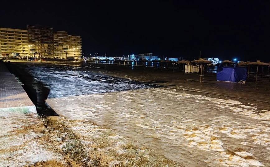 Ισπανία: Ο καύσωνας προκάλεσε μετεωρολογικό τσουνάμι – Πώς η θάλασσα βγήκε στη στεριά