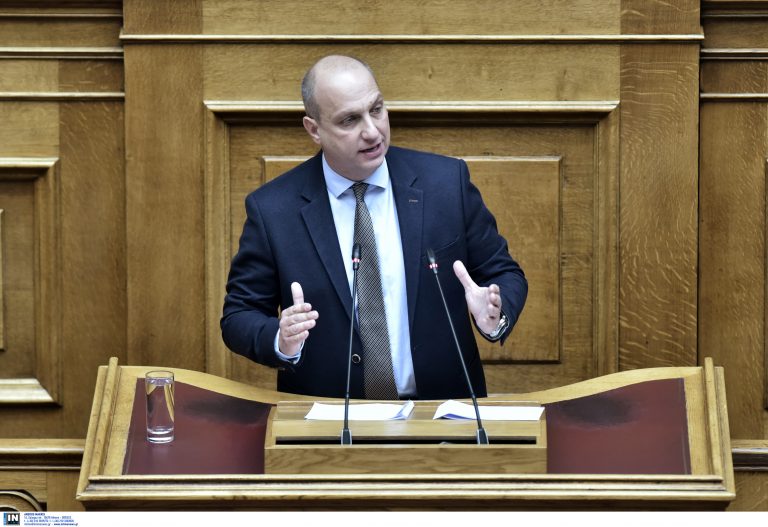 Ιωάννης Οικονόμου: Ποιος είναι ο νέος κυβερνητικός εκπρόσωπος