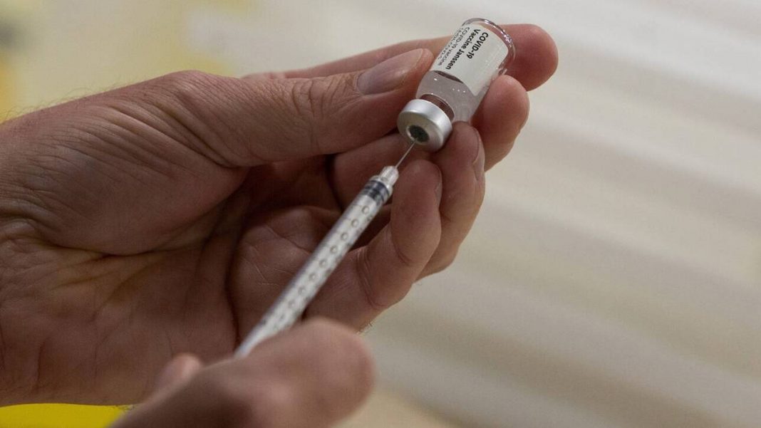 Μετάλλαξη Μποτσουάνα: «Πρόωρη» η προσαρμογή των εμβολίων στη νέα παραλλαγή, λέει ο ΕΜΑ