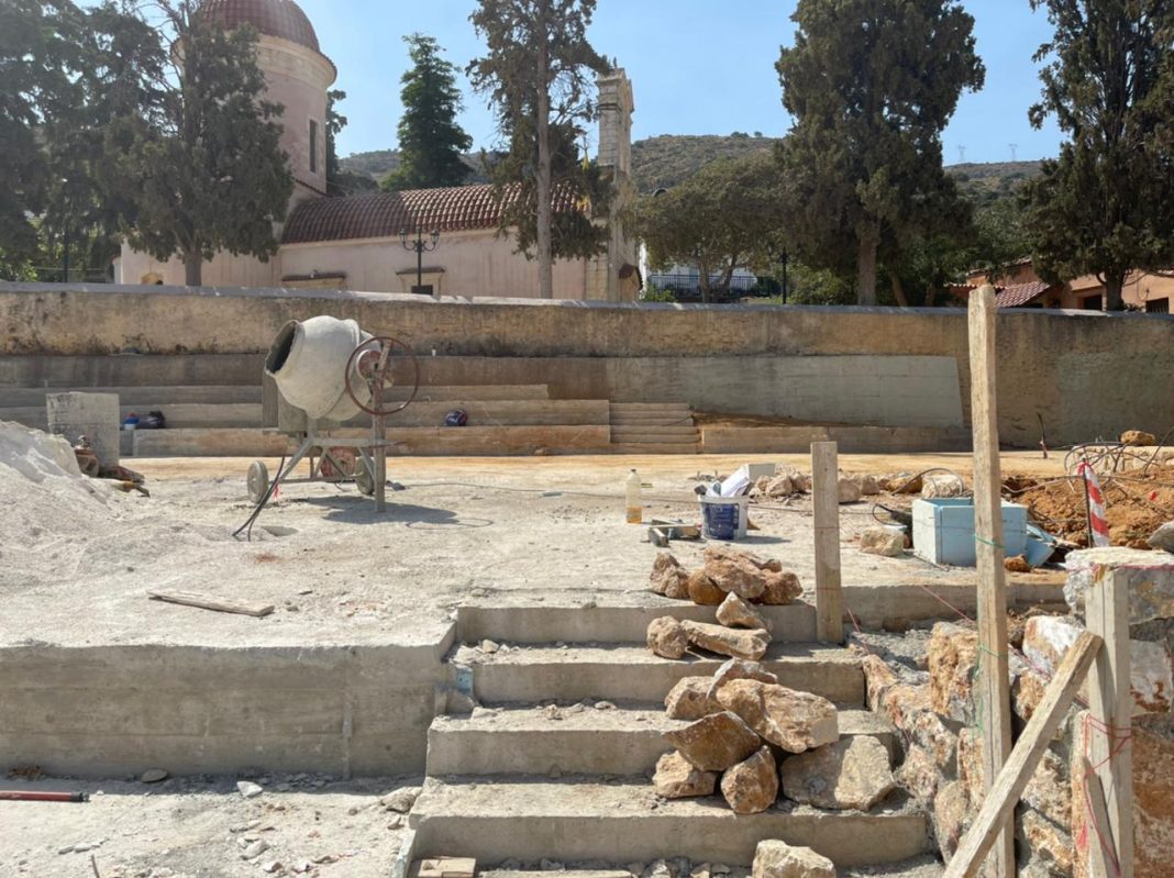 Συνεχίζονται οι εργασίες στη νέα πλατεία Τσικαλαριών (εικόνες)