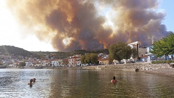 Φωτιά στην Εύβοια: Σε κατάσταση έκτακτης ανάγκης η δημοτική ενότητα Ελυμνίων