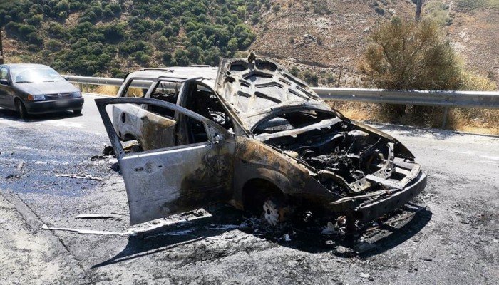 Κρήτη: Αυτοκίνητο τυλίχθηκε στις φλόγες εν κινήσει (εικόνες)