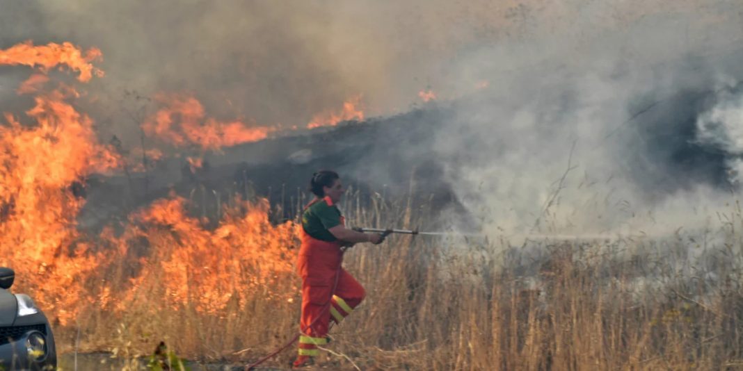 Πυρκαγιές στην Ιταλία: Η αστυνομία συνέλαβε δύο αγρότες στη Σικελία