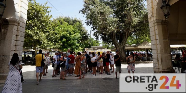 Εντατικοί έλεγχοι για τα μέτρα: Δύο συλλήψεις την Τετάρτη – Επιβλήθηκαν 70 πρόστιμα των 300 ευρώ