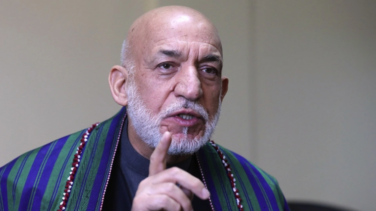 Αφγανιστάν: Επαφές των Ταλιμπάν με τον πρώην πρόεδρο Χαμίντ Καρζάι