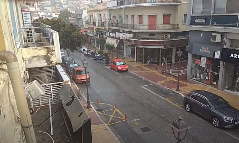 Καλοκαιρινό μπουρίνι και χαλάζι – Ζημιές σε σπίτια και οχήματα