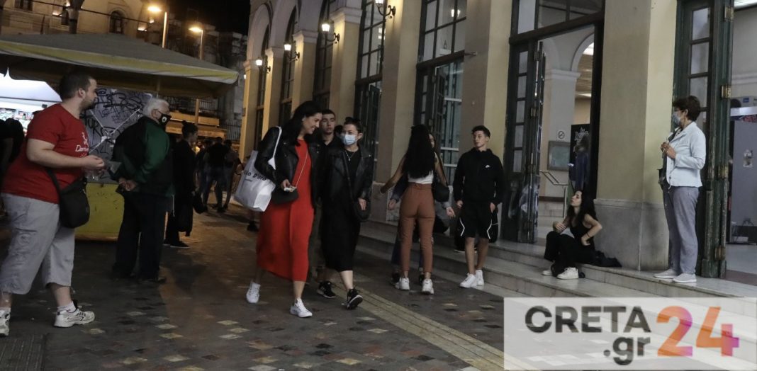 Αυξάνεται η πίεση στο ΕΣΥ: Πάνω από τους μισούς διασωληνωμένους είναι από 18 έως 64 ετών