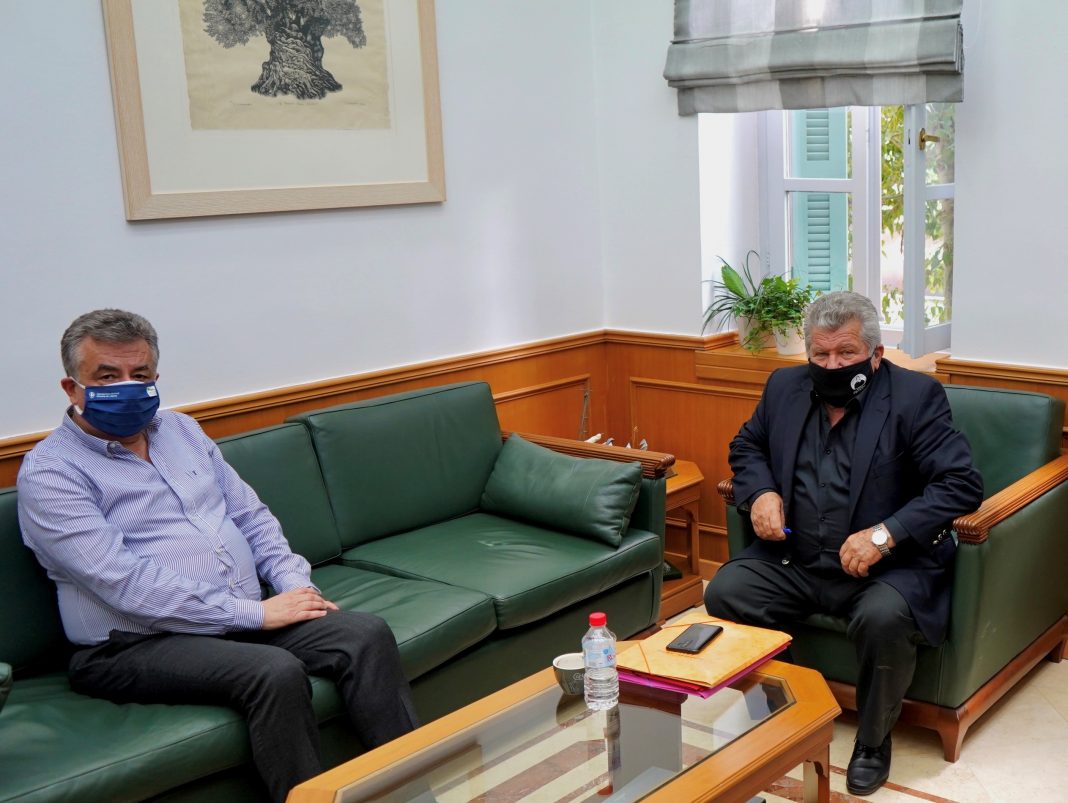 Με τον Δήμαρχο Σφακίων συναντήθηκε ο Περιφερειάρχης