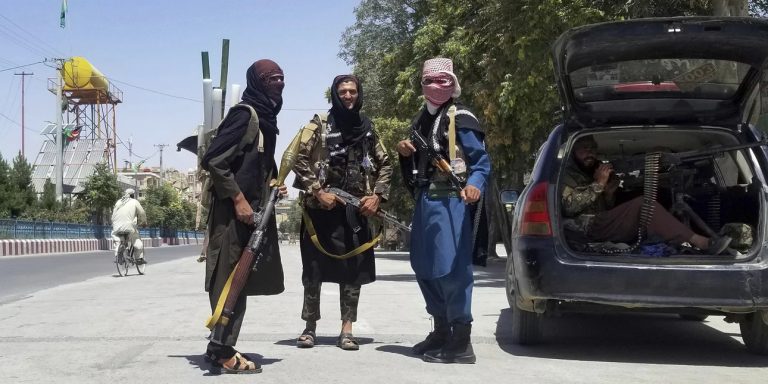 Αφγανιστάν: Έπεσε η Καμπούλ – Ειρηνικά η μετάβαση της εξουσίας στους Ταλιμπάν, εγκαταλείπουν οι ξένοι