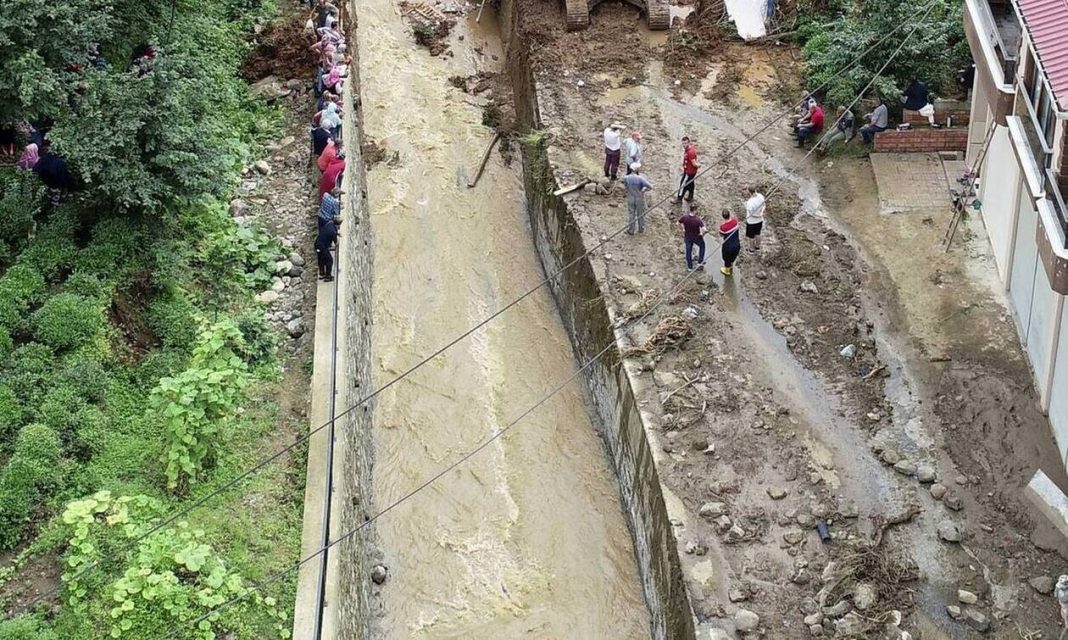 Τουρκία: Τουλάχιστον 31 άνθρωποι έχασαν τη ζωή τους από τις φονικές πλημμύρες