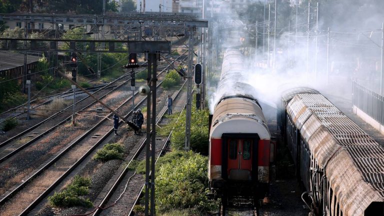 Συναγερμός για εκτροχιασμό τρένου που μετέφερε πετρέλαιο