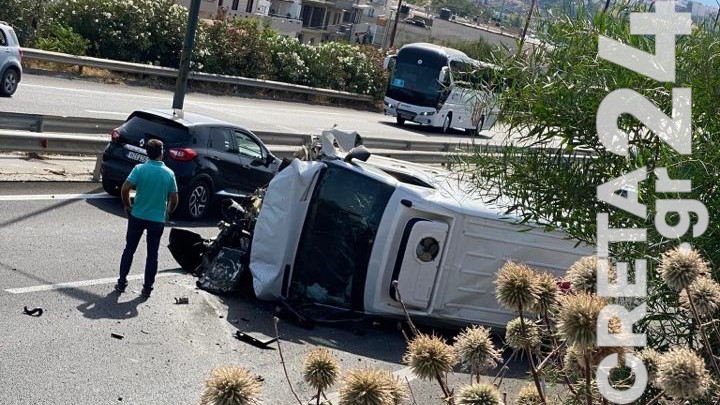 Σοβαρό τροχαίο ατύχημα με ανατροπή στο Ηράκλειο (εικόνες)